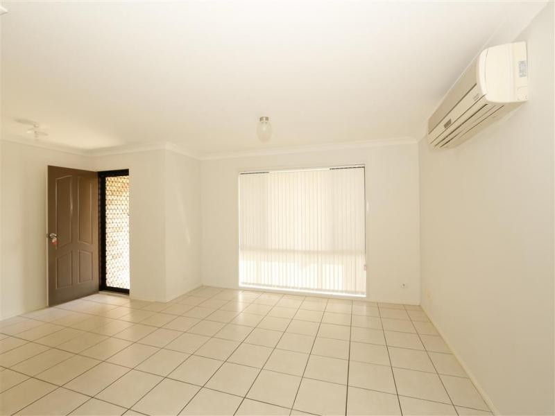 8b Phoenix Court, Churchill QLD 4305