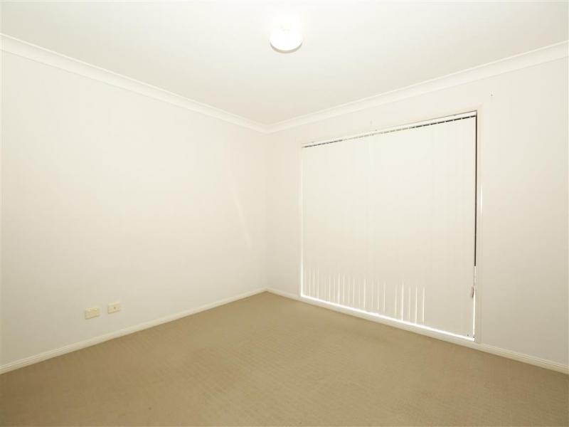 8b Phoenix Court, Churchill QLD 4305