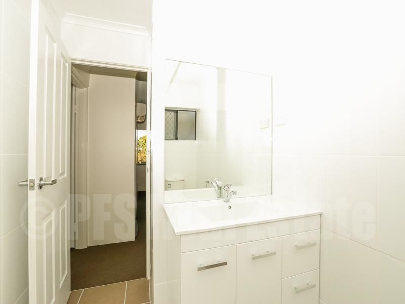 5/166 Blackstone Road, Silkstone QLD 4304