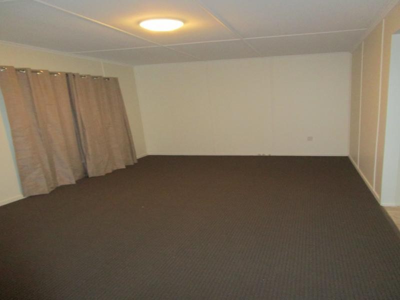 3 Blaxland Street, Eastern Heights QLD 4305