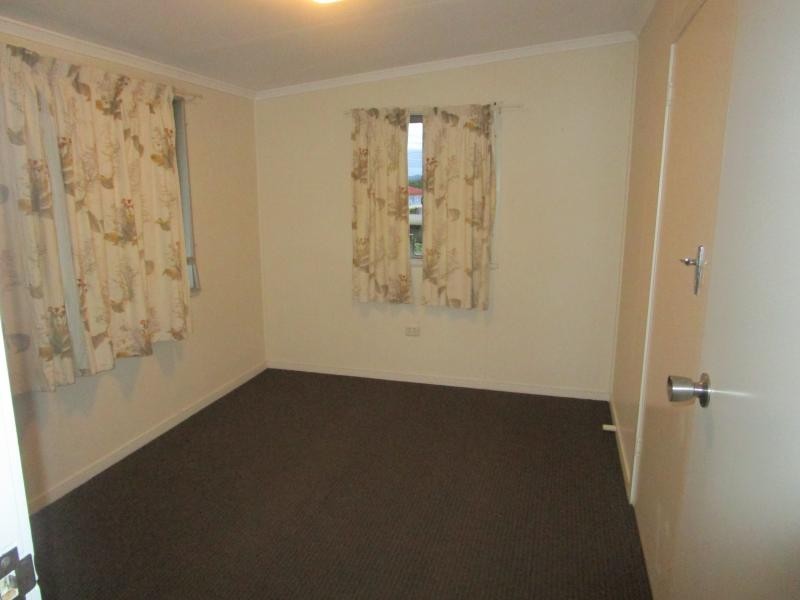 3 Blaxland Street, Eastern Heights QLD 4305