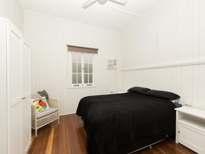 14 Edward Street, One Mile QLD 4305