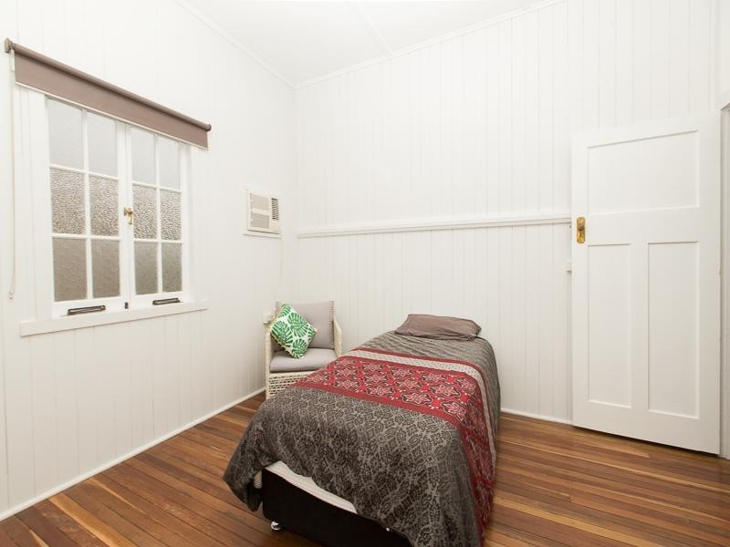 14 Edward Street, One Mile QLD 4305