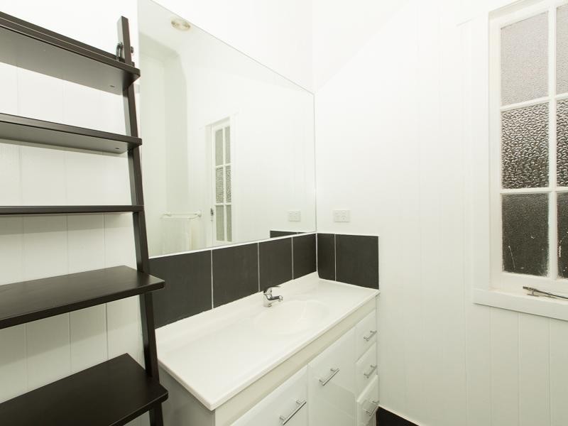 14 Edward Street, One Mile QLD 4305