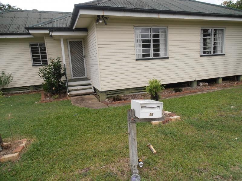 25 Hooper Street, West Ipswich QLD 4305