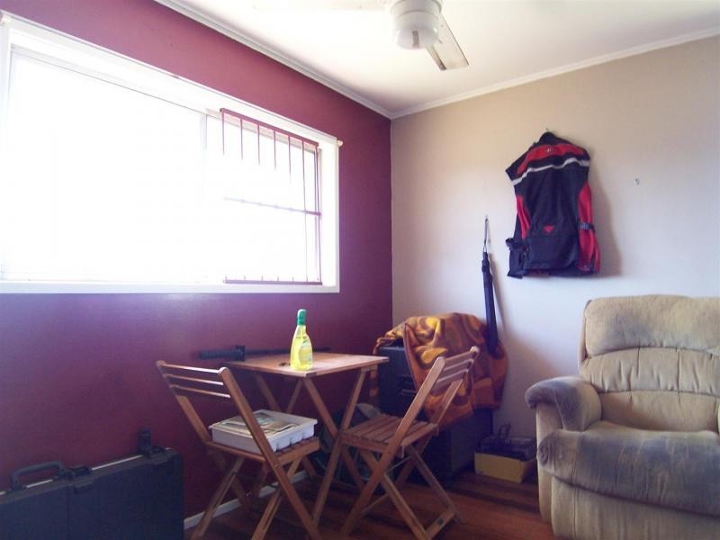 77 Robertson Road, Raceview QLD 4305