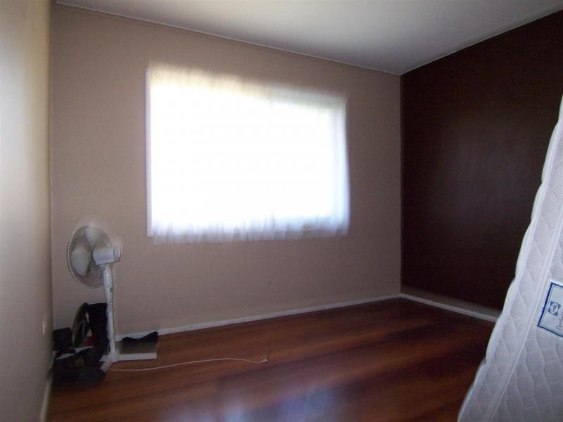 77 Robertson Road, Raceview QLD 4305