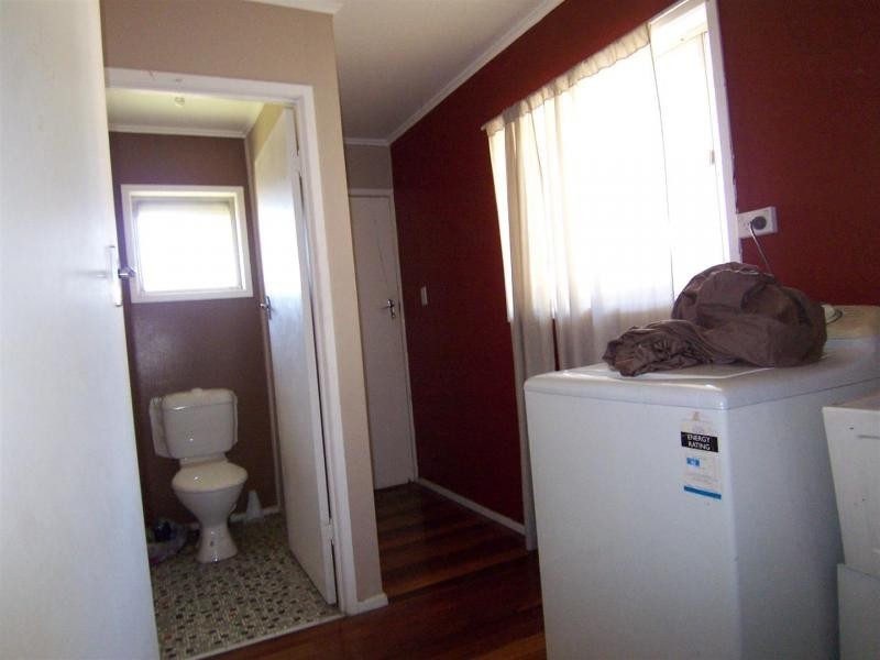 77 Robertson Road, Raceview QLD 4305