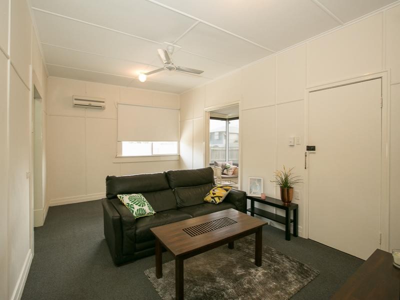 19 Chubb Street, One Mile QLD 4305