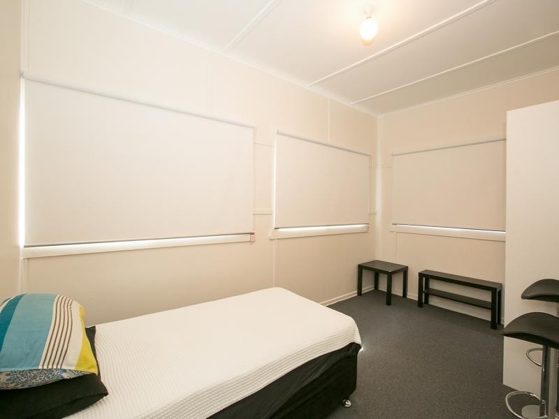 19 Chubb Street, One Mile QLD 4305