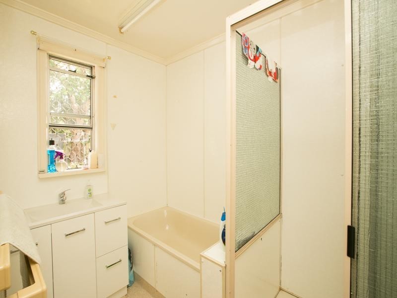 1a Sinclair Street, Newtown QLD 4305