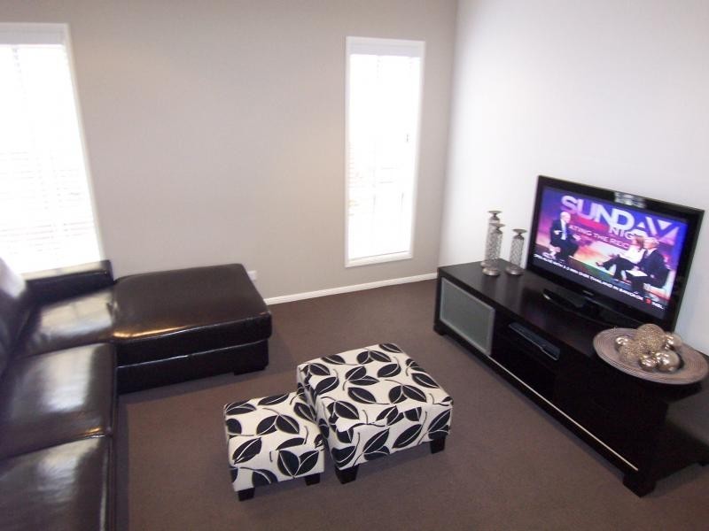 17 Waratah Cr, Springfield QLD 4300