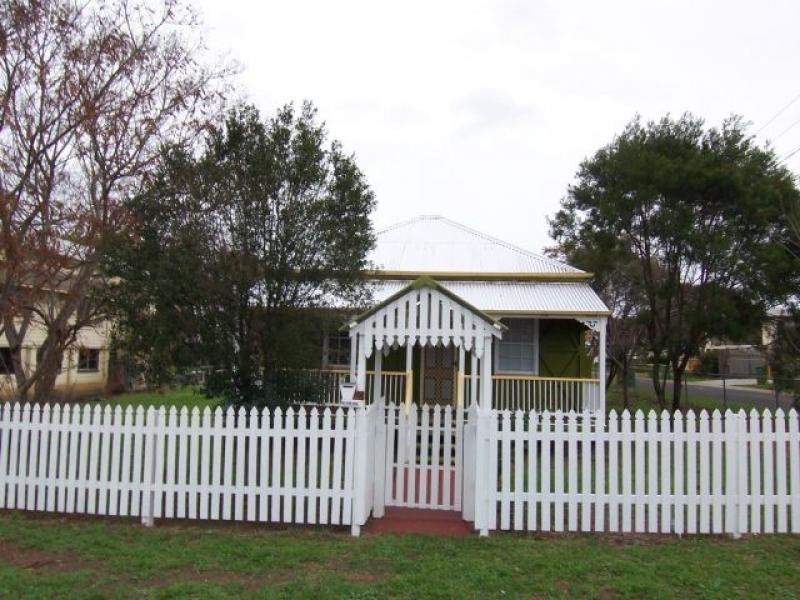 28 Albert St, Rosewood QLD 4340