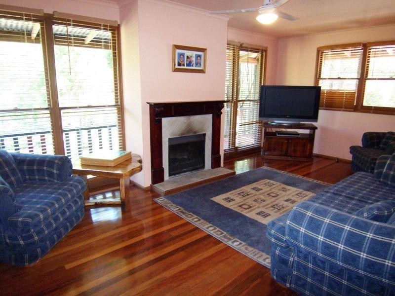 141 Adelong Ave, Thagoona QLD 4306