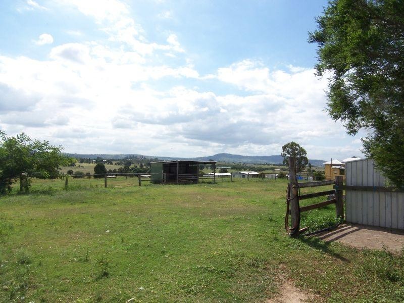 10 Linnings Rd, Haigslea QLD 4306