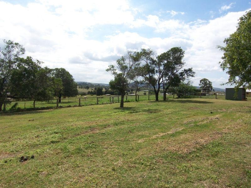 10 Linnings Rd, Haigslea QLD 4306