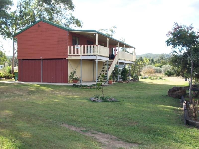 10 School Road, Grandchester QLD 4340