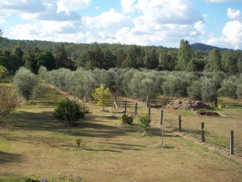 10 School Road, Grandchester QLD 4340