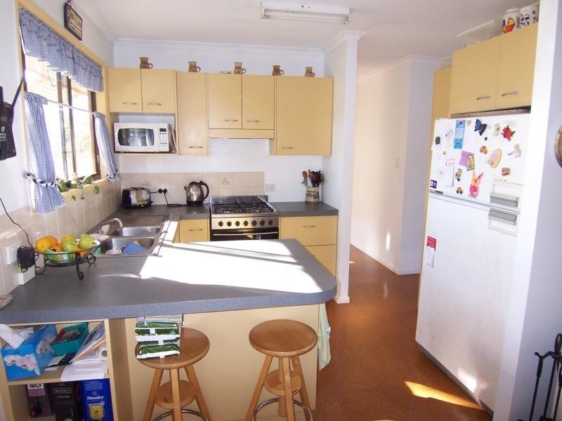 10 School Road, Grandchester QLD 4340