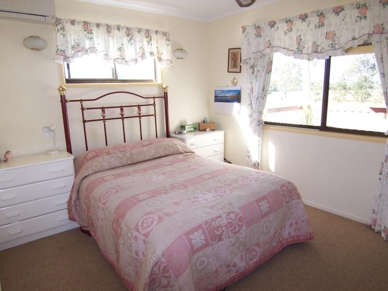 10 School Road, Grandchester QLD 4340