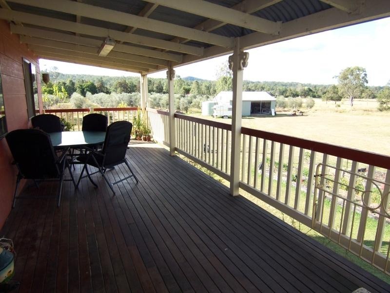 10 School Road, Grandchester QLD 4340