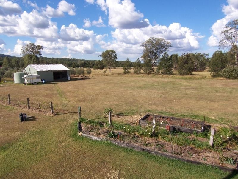 10 School Road, Grandchester QLD 4340