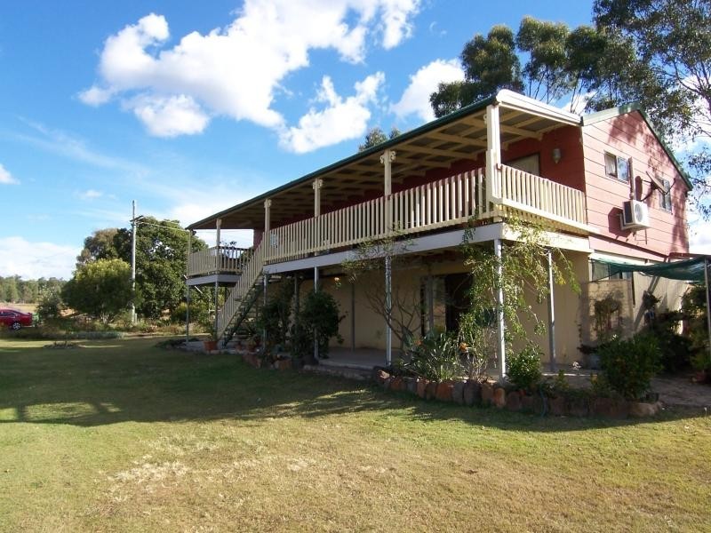 10 School Road, Grandchester QLD 4340