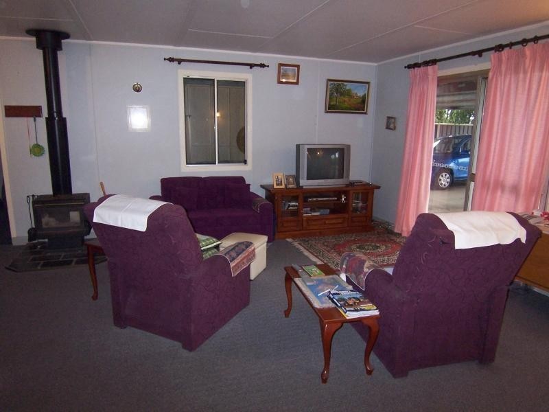 27 Bell Street, Walloon QLD 4306