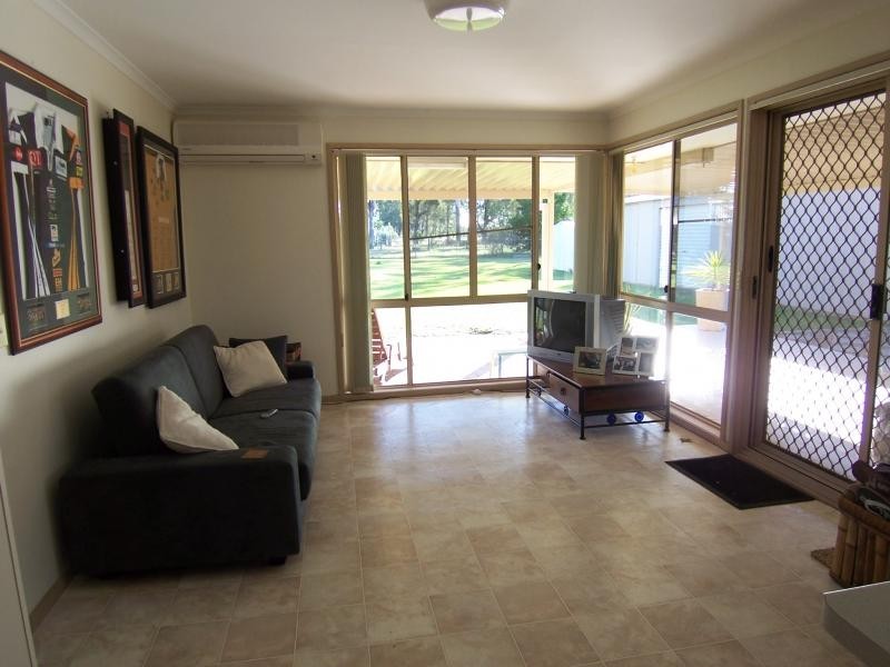46 Flame Tree Court, Walloon QLD 4306