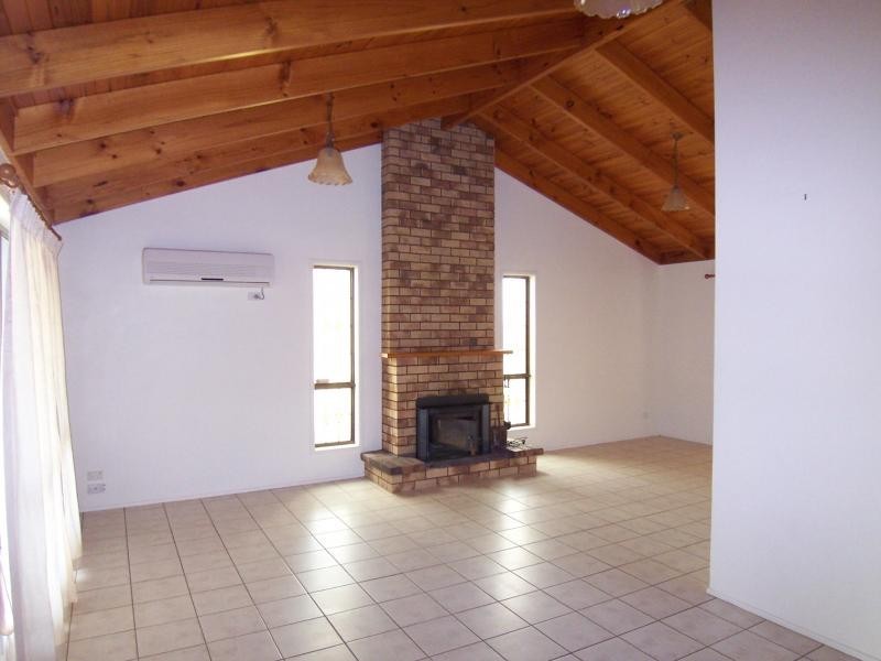 31 Rohl Rd, Walloon QLD 4306