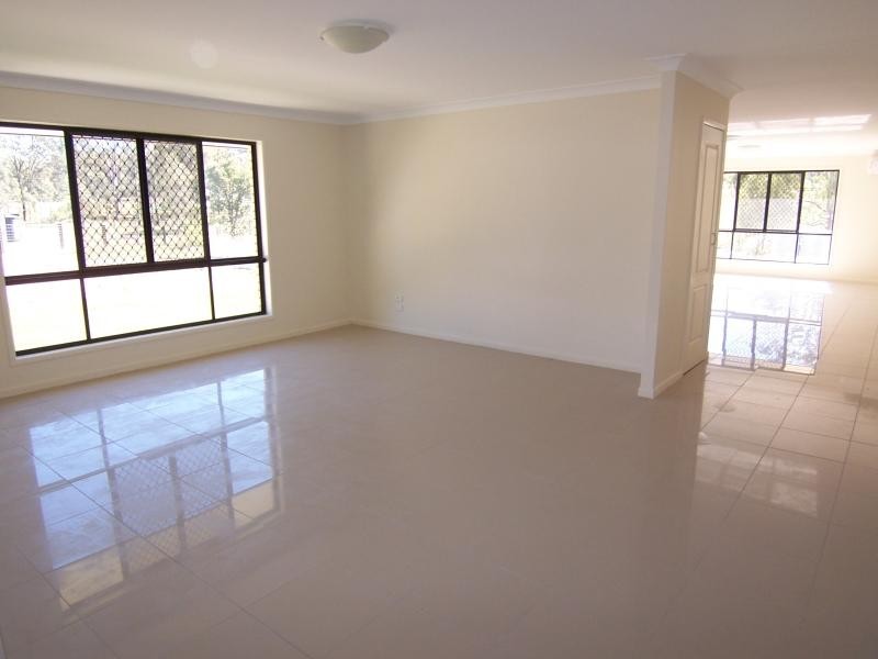 6 Appleby Cl, Kensington Grove QLD 4341