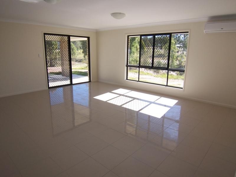 6 Appleby Cl, Kensington Grove QLD 4341