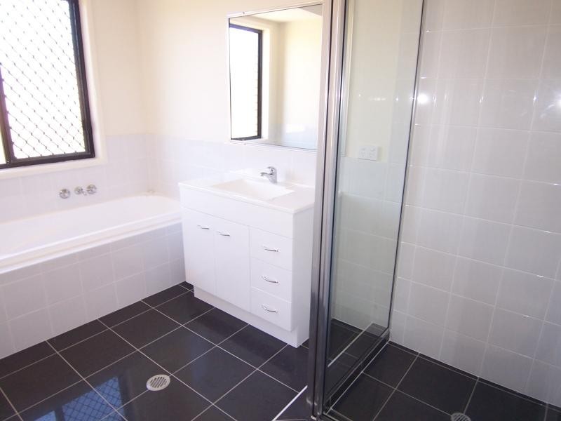 6 Appleby Cl, Kensington Grove QLD 4341