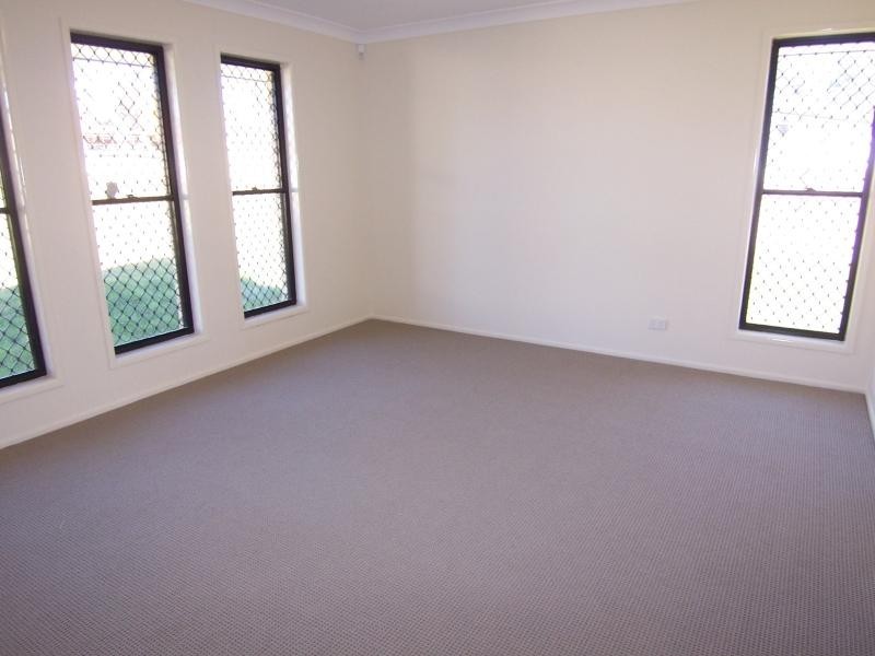 6 Appleby Cl, Kensington Grove QLD 4341