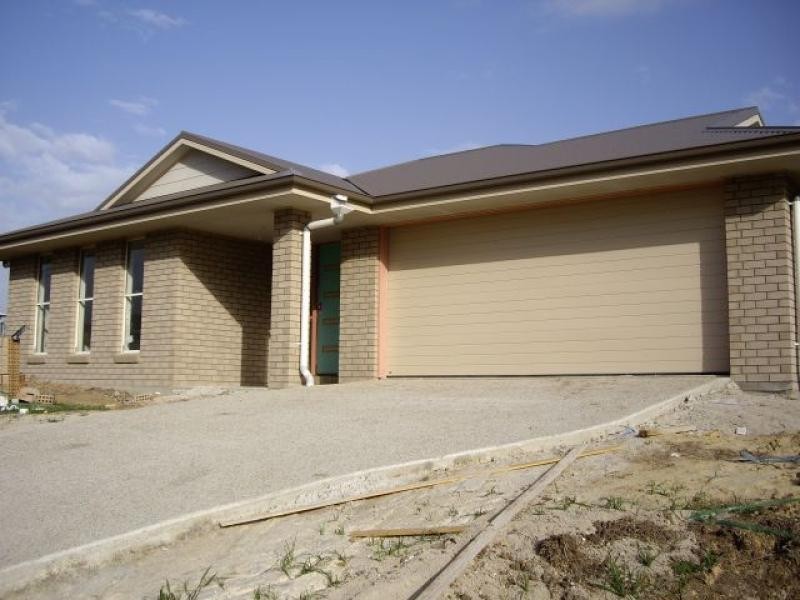 4 CLAYDON PLACE, Rosewood QLD 4340