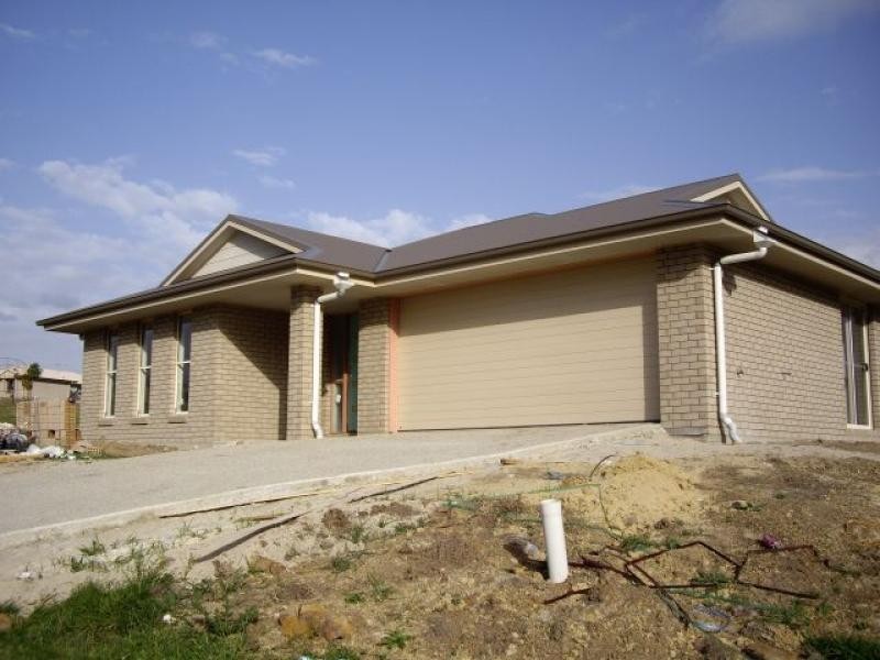 4 CLAYDON PLACE, Rosewood QLD 4340