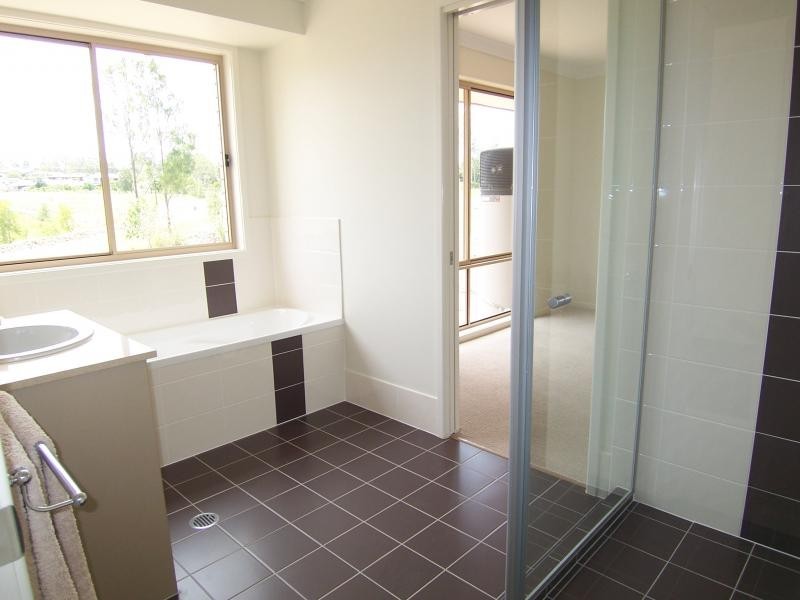 21 Warren Court, Willowbank QLD 4306