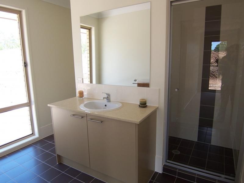 21 Warren Court, Willowbank QLD 4306