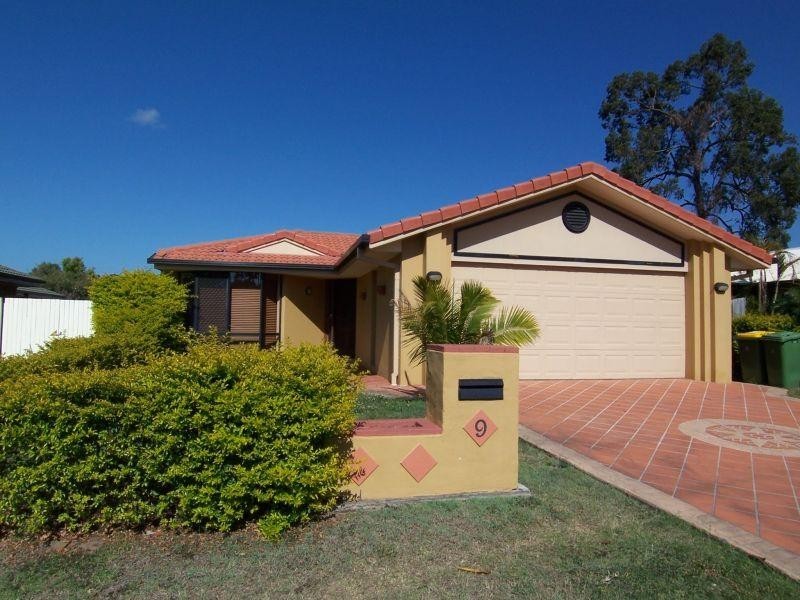 9 Ravenswood Lane, Springfield QLD 4300