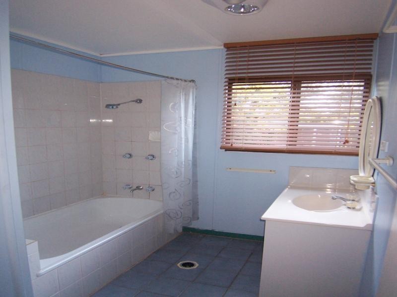 22 Adelong Ave, Thagoona QLD 4306