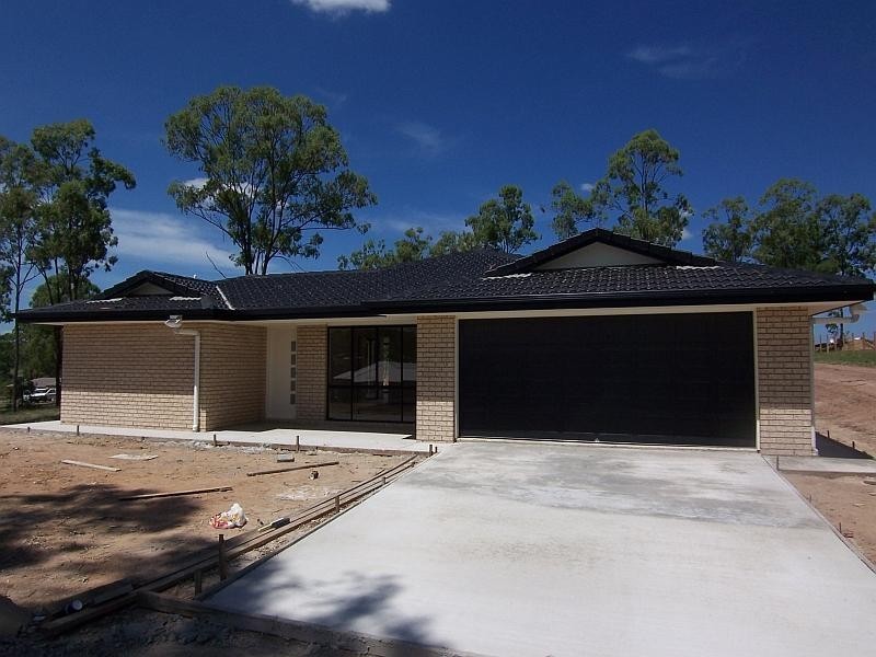 9 Thompson Ct, Kensington Grove QLD 4341