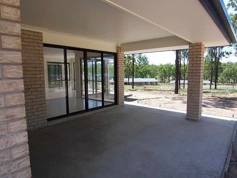 9 Thompson Ct, Kensington Grove QLD 4341