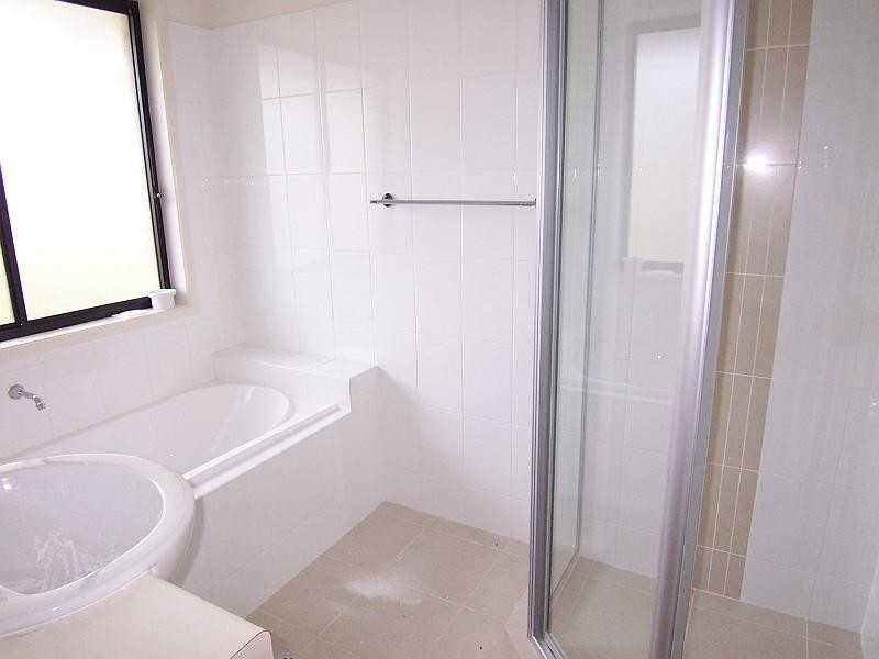 9 Thompson Ct, Kensington Grove QLD 4341
