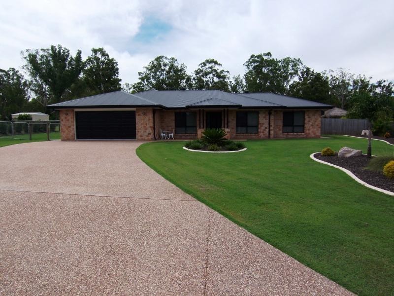 12 Lipizzaner Place, Pine Mountain QLD 4306