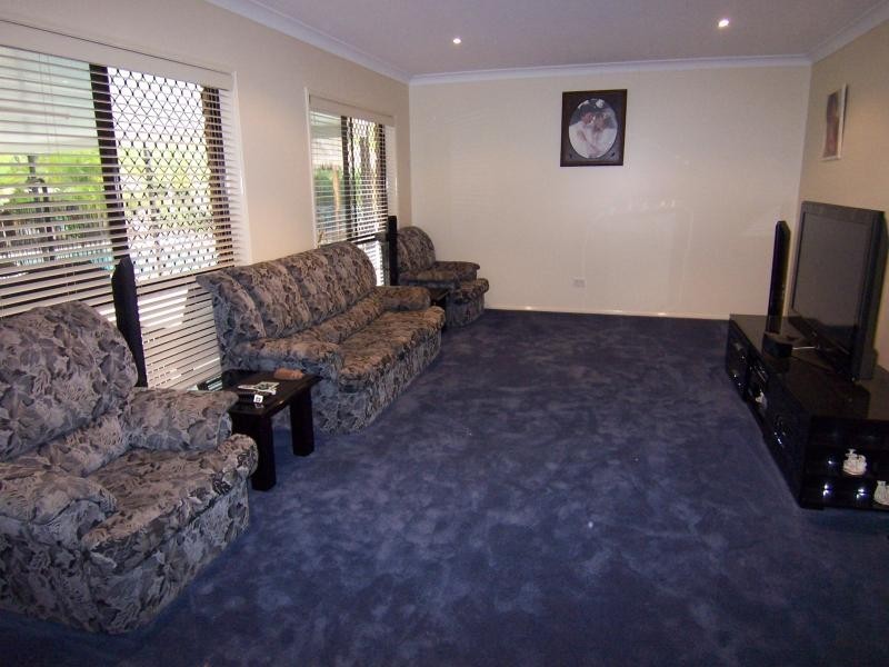 12 Lipizzaner Place, Pine Mountain QLD 4306