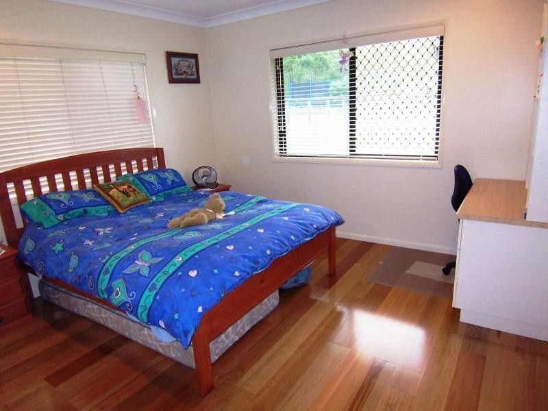 12 Lipizzaner Place, Pine Mountain QLD 4306