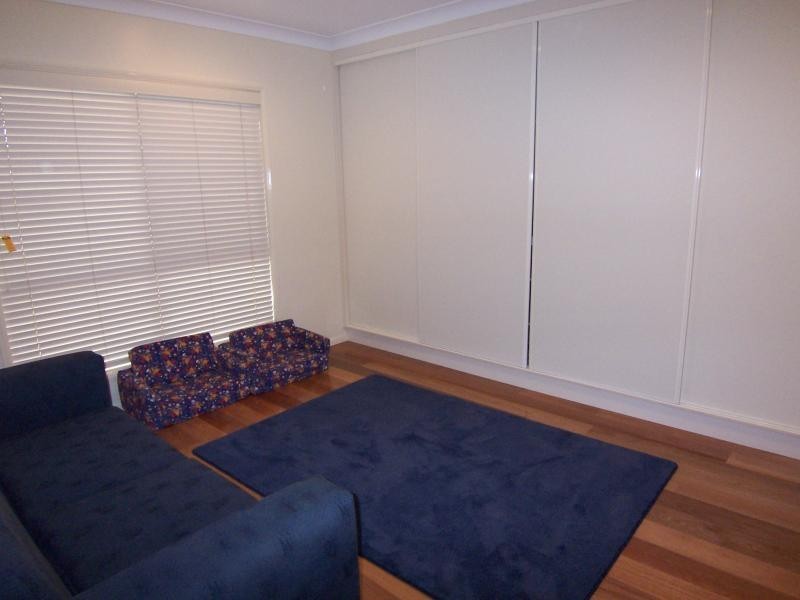 12 Lipizzaner Place, Pine Mountain QLD 4306