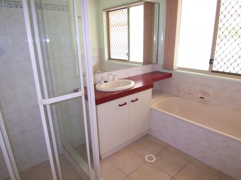 35 Elm Rd, Walloon QLD 4306