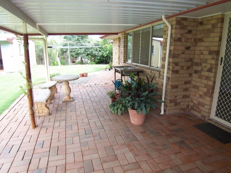 35 Elm Rd, Walloon QLD 4306