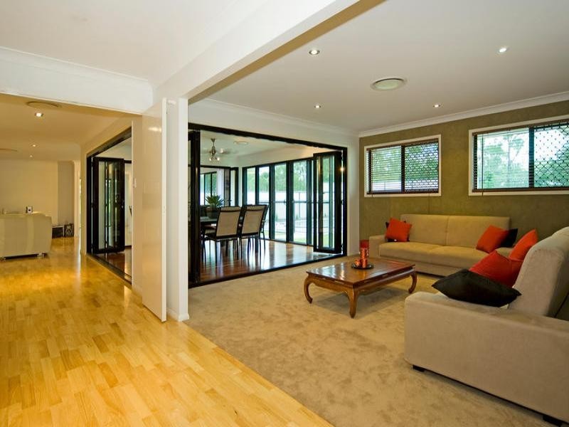 1 Glencoe Place, Thagoona QLD 4306